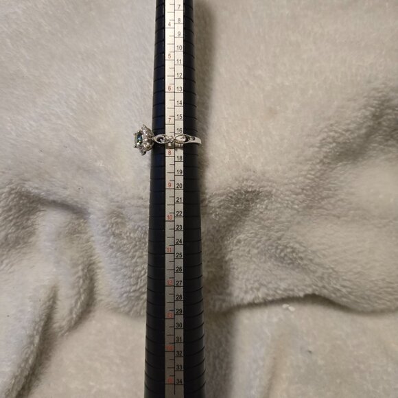 New Elegant 1 Carat Moissanite Snowflake Ring - S925 Sterling Silvery - Picture 3 of 3